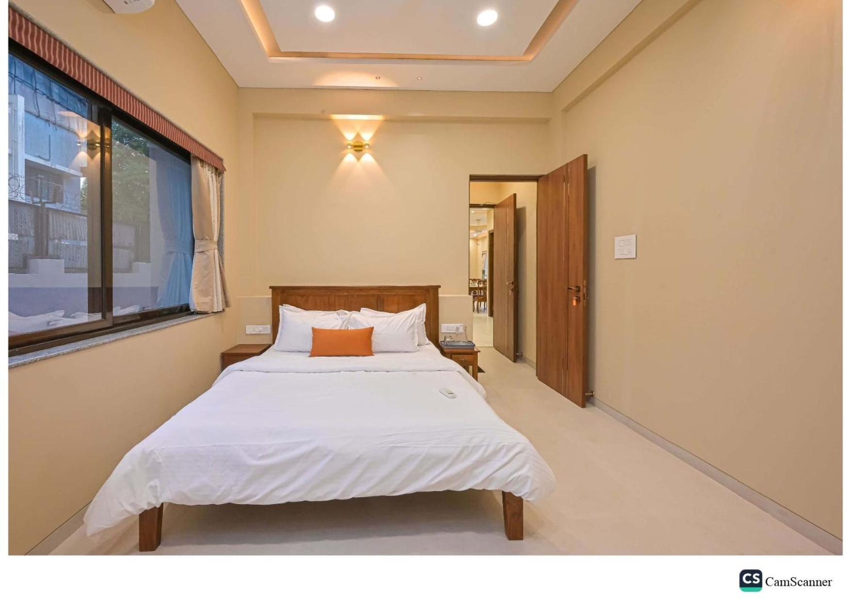 Вилла Radha Krishna 5Bhk Лонавала Экстерьер фото