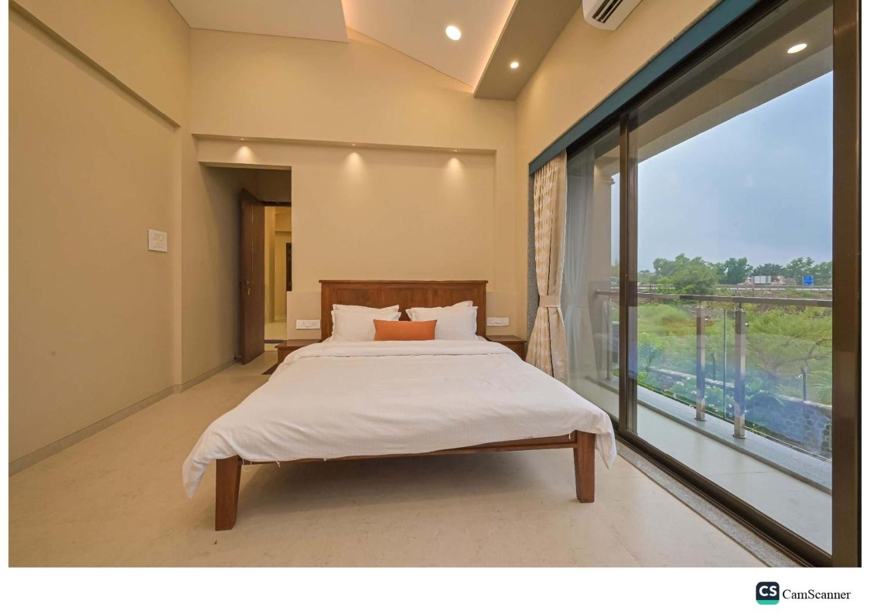 Вилла Radha Krishna 5Bhk Лонавала Экстерьер фото
